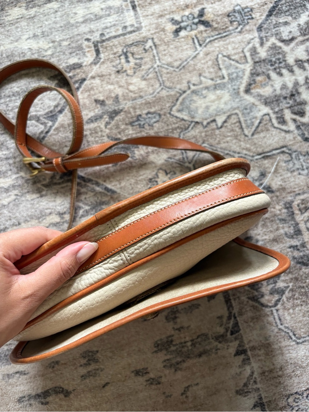 Vintage Dooney & Bourke Equestrian Crossbody Bag Cream Pebbled Leather AWL - Picture 6 of 13